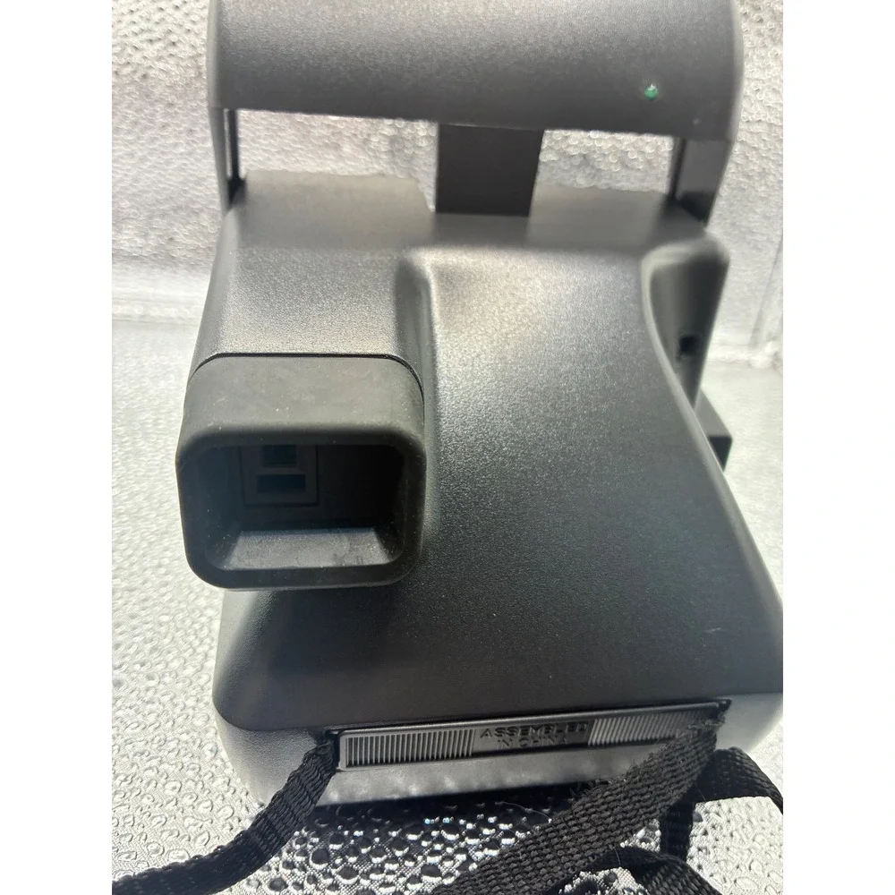 Polaroid OneStep 600 Instant Film Camera Black Vintage Retro Built-in Flash
